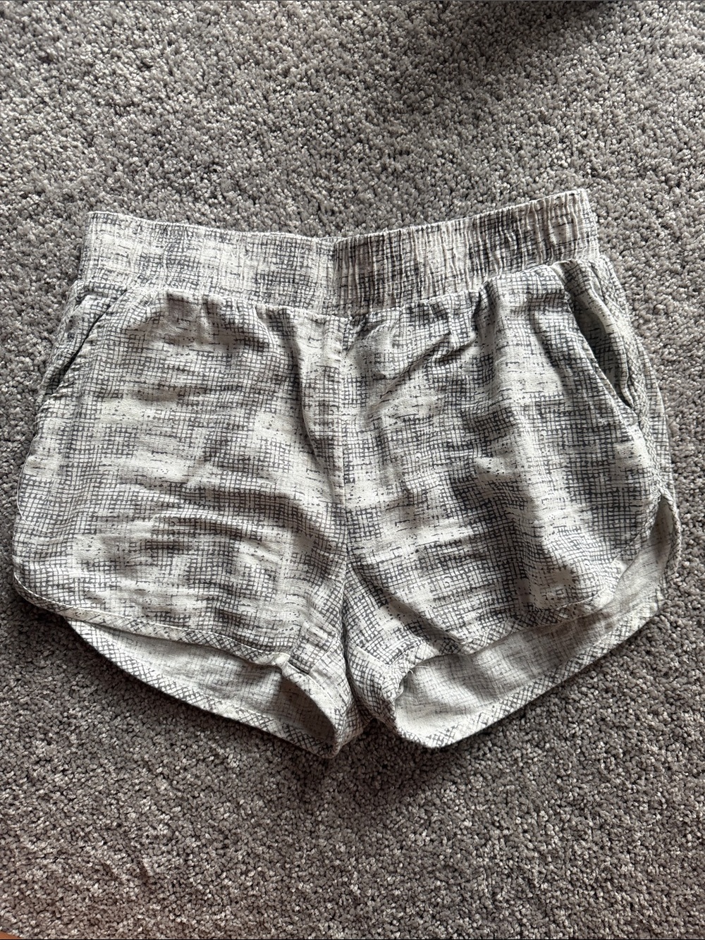 Rewash Women’s Gray Textured Athletic Shorts Size Medium
